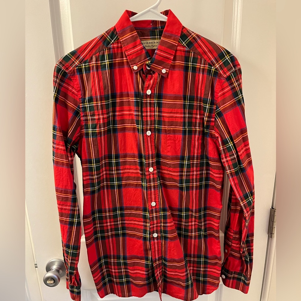 Burberry men’s casual patterned dress shirt (S)